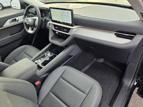 New 2026 Ford Explorer Active w/ Active Comfort Package AWD/4WD image 19