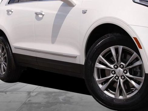 Used 2023 Cadillac XT5 Premium Luxury FWD image 3