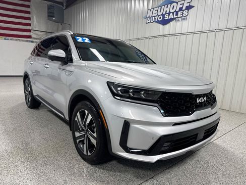 Used 2022 Kia Sorento SX Prestige w/ Panoramic Sunroof Package AWD/4WD image 2