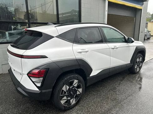 Certified 2025 Hyundai Kona SEL AWD/4WD image 6