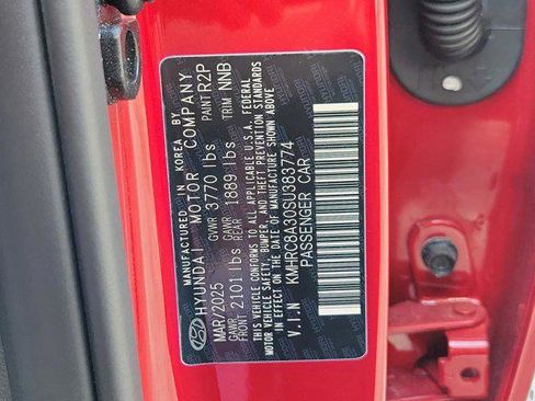 New 2025 Hyundai Venue Limited image 30