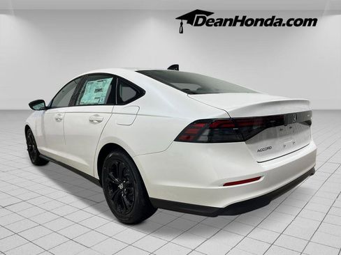 New 2025 Honda Accord SE image 3
