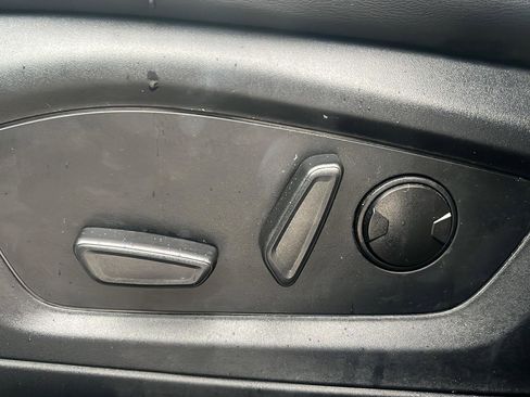 Used 2023 Ford Explorer XLT w/ Equipment Group 202A image 11