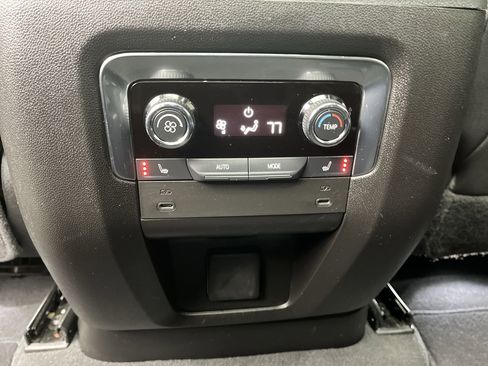 Certified 2025 Chevrolet Suburban RST w/ RST Capability Package image 15