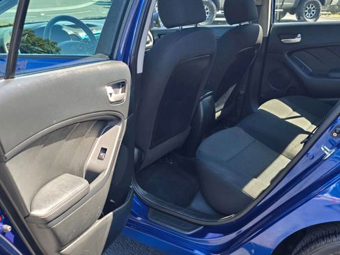 Used 2018 Kia Forte LX w/ LX Rear Camera Package image 8