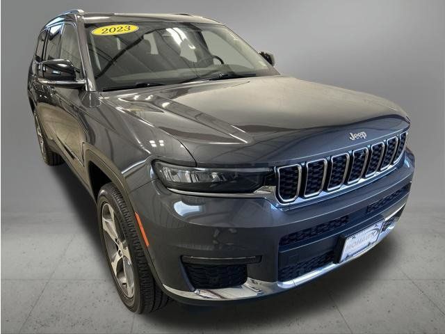Used 2023 Jeep Grand Cherokee L Limited w/ Luxury Tech Group II AWD/4WD image 8