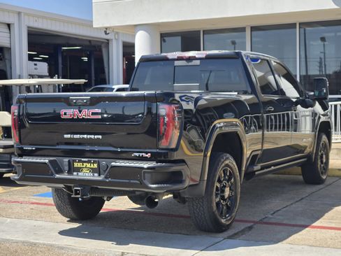 Used 2024 GMC Sierra 2500 AT4 w/ AT4 Premium Plus Package image 3