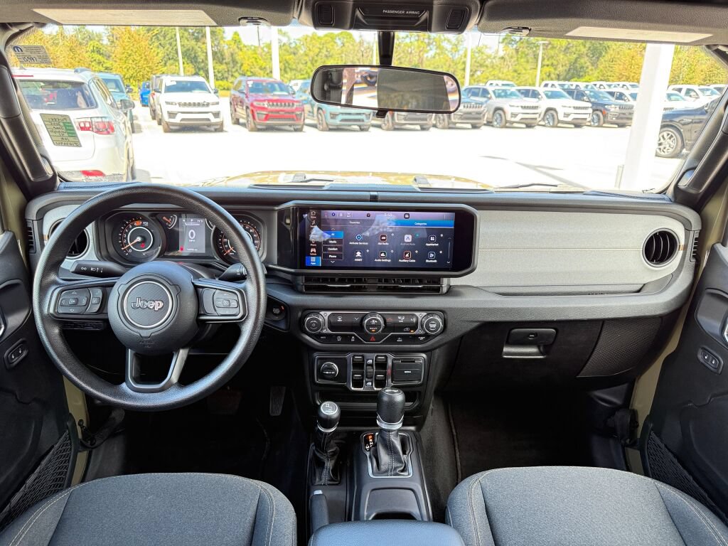 Used 2025 Jeep Wrangler Unlimited Sport AWD/4WD image 12