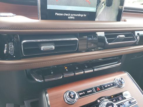 Certified 2022 Lincoln Aviator Reserve w/ Elements Package Plus image 27