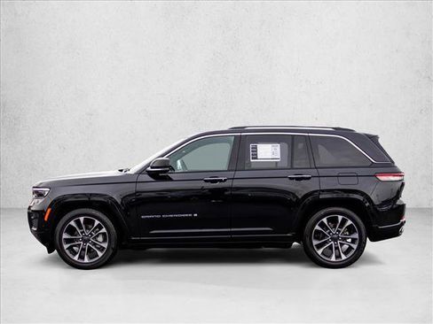 Used 2023 Jeep Grand Cherokee Overland w/ Luxury Tech Group IV image 8