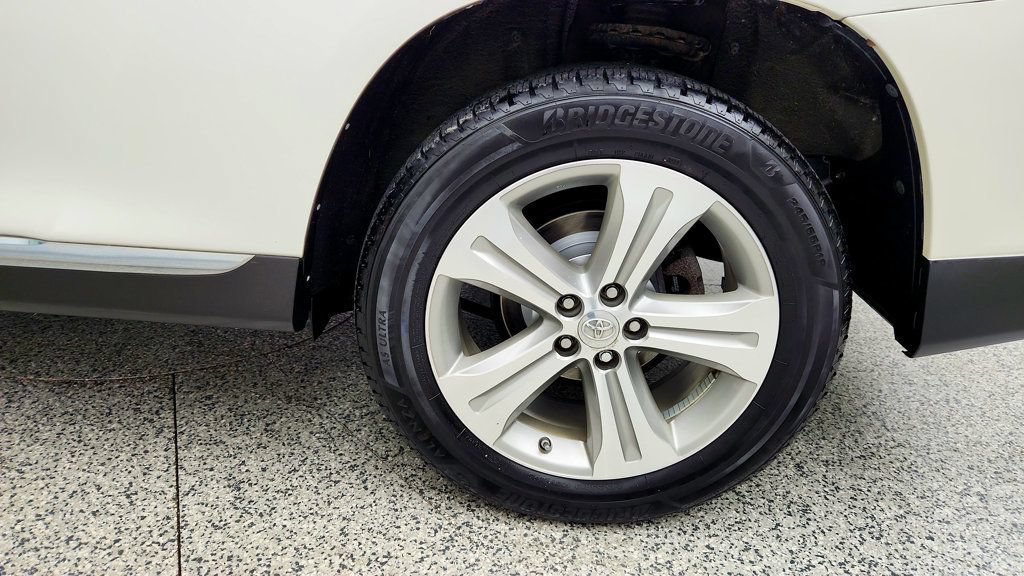 Used 2013 Toyota Highlander Limited FWD image 9