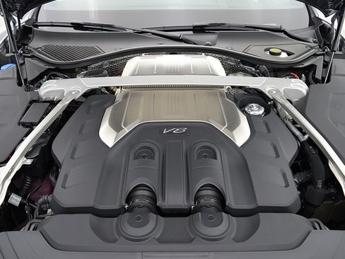 Used 2024 Bentley Continental GT image 31