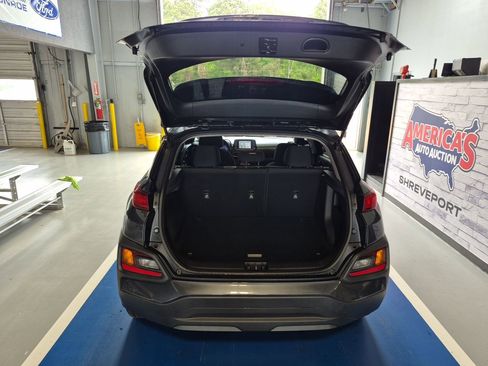 Used 2021 Hyundai Kona SE w/ Cargo Package FWD image 16