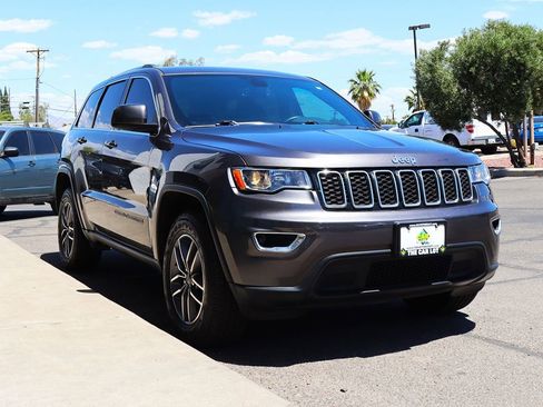 Used 2020 Jeep Grand Cherokee Laredo w/ 18" Wheel & 8.4" Radio Group AWD/4WD image 14