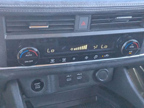 Certified 2024 Nissan Rogue SV image 25