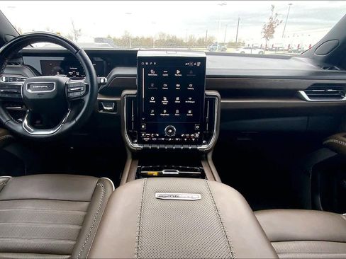 Used 2025 GMC Yukon Denali Ultimate image 13