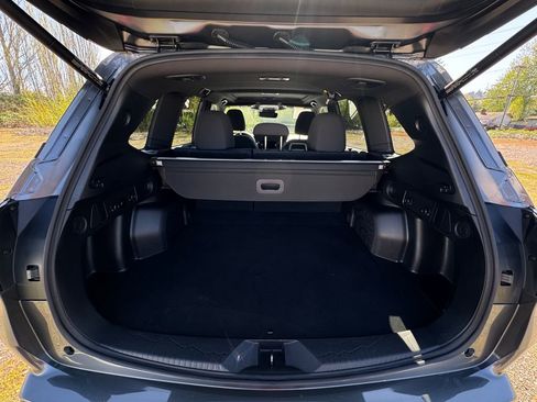 Used 2025 Subaru Forester Premium image 10