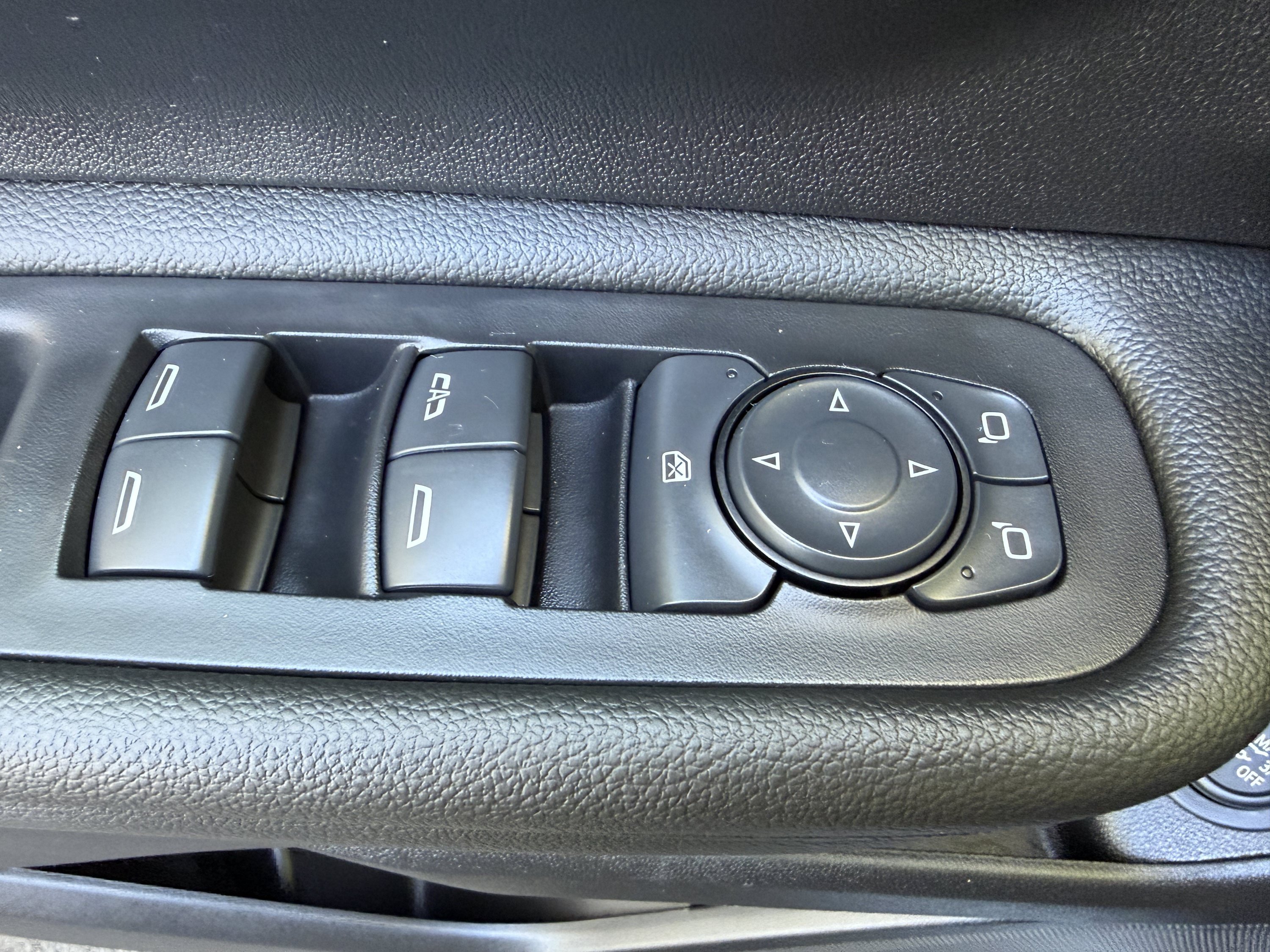 Used 2024 GMC Terrain SLT w/ LPO, Floor Liner Package AWD/4WD image 34
