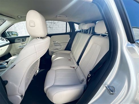 Used 2021 Mercedes-Benz GLA 250 w/ Premium Package image 24