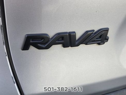 Used 2022 Toyota RAV4 LE FWD image 13