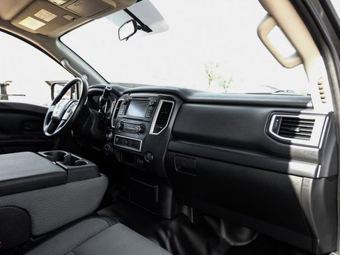 Used 2019 Nissan Titan S w/ S Utility Package image 9