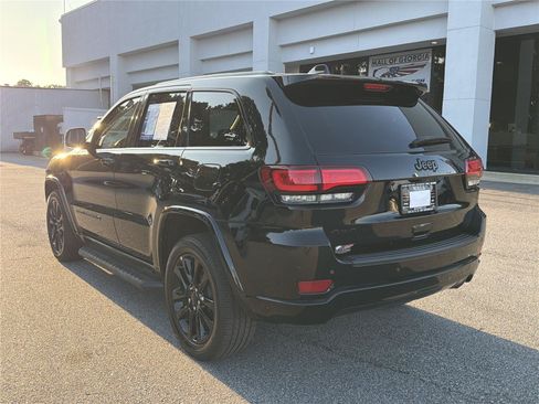 Used 2022 Jeep Grand Cherokee Laredo X AWD/4WD image 7
