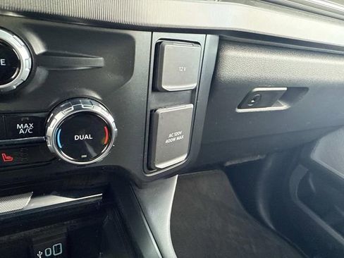 Certified 2025 Ford F250 Platinum w/ FX4 Off-Road Package image 32