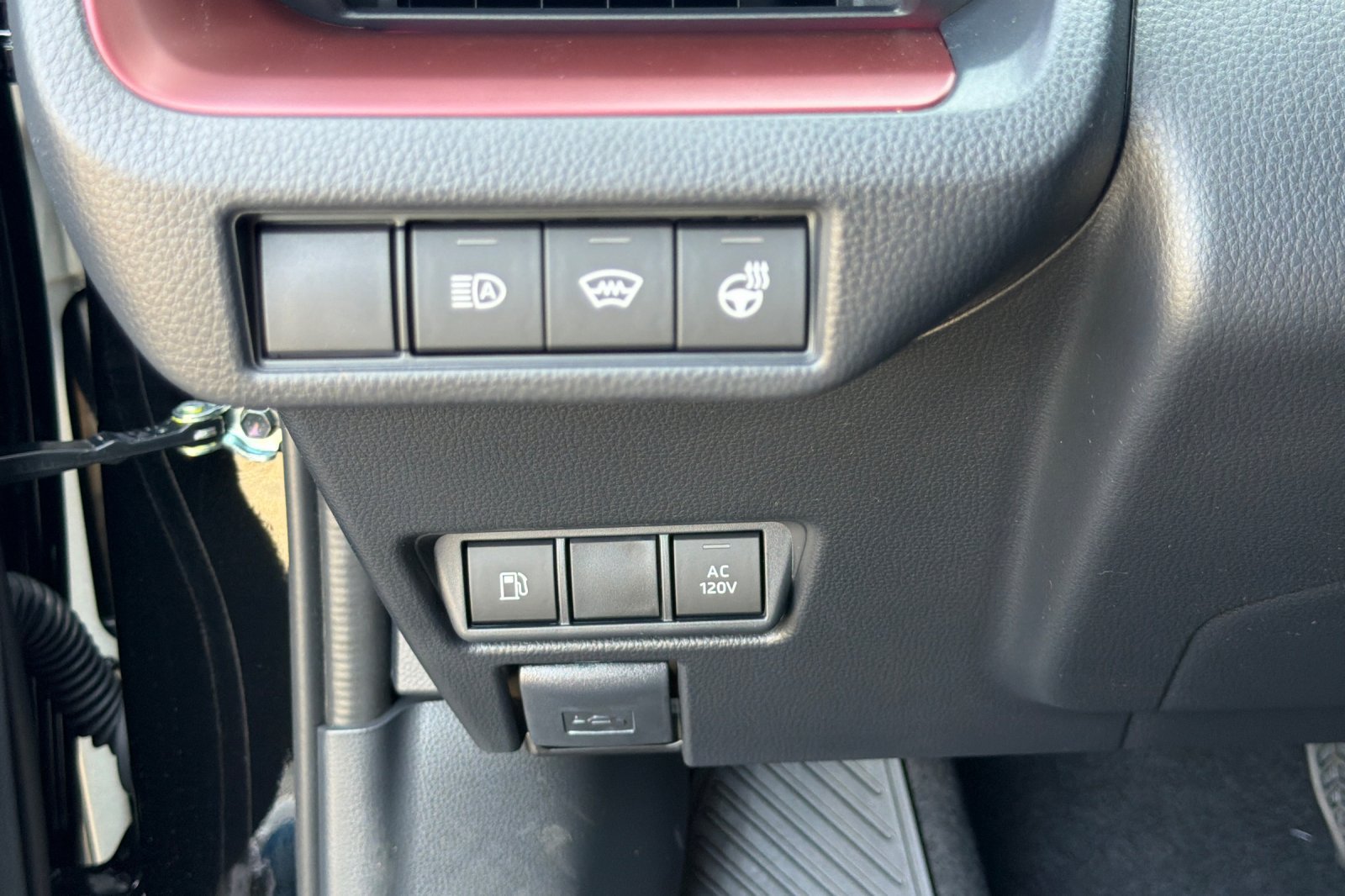 New 2027 Toyota Prius Plug-In Hybrid FWD image 31