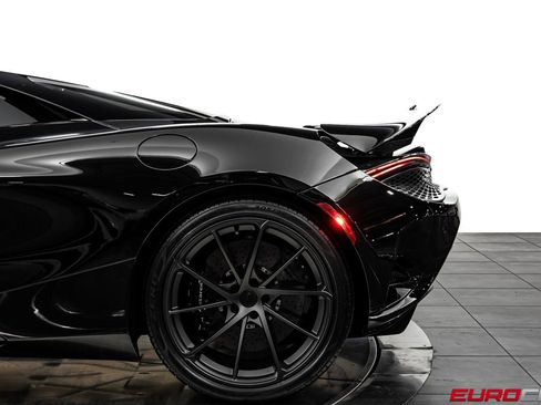 Used 2026 McLaren 750S Spider image 19