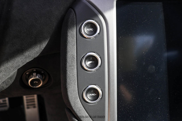 Used 2025 McLaren 750S RWD image 23