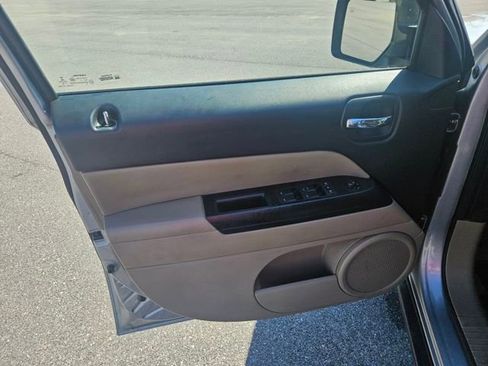 Used 2016 Jeep Patriot Latitude image 10