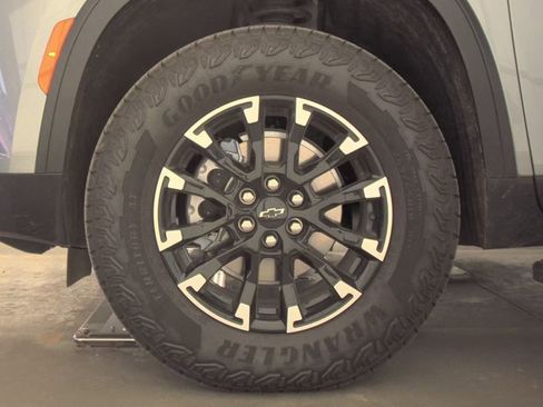 Used 2025 Chevrolet Traverse Z71 w/ Driver Confidence Package image 14