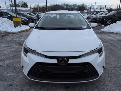 Certified 2025 Toyota Corolla LE image 2
