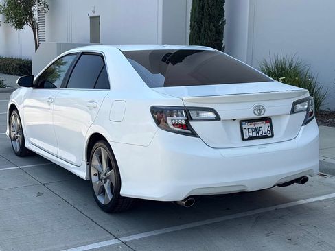 Used 2013 Toyota Camry SE w/ Leather Pkg FWD image 4