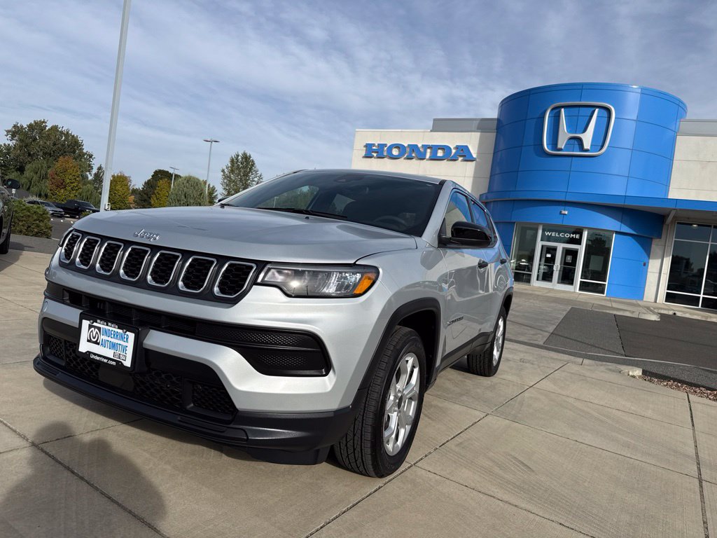 Used 2025 Jeep Compass Sport AWD/4WD image 16