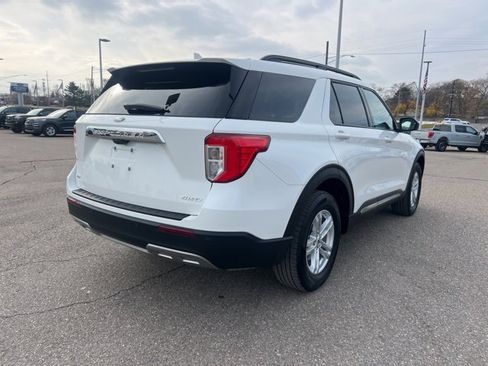 Certified 2023 Ford Explorer XLT w/ Equipment Group 202A image 4