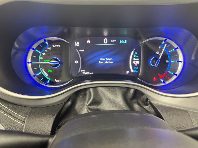 Used 2023 Chrysler Pacifica Touring-L w/ S Appearance Package FWD image 18