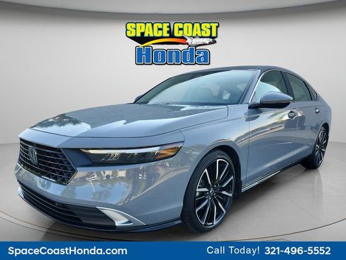 Used 2025 Honda Accord Touring image 10