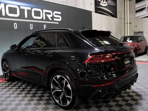 Used 2021 Audi RS Q8 w/ Black Optic Package image 4