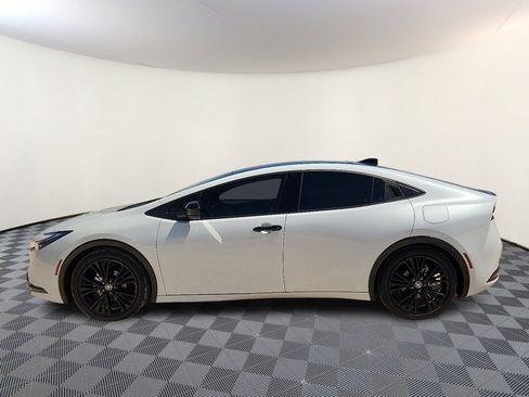 Used 2026 Toyota Prius FWD image 2