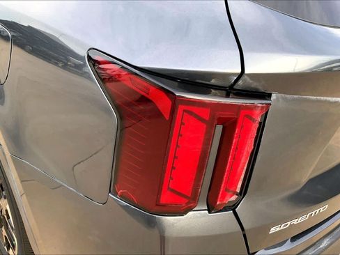Used 2024 Kia Sorento S w/ Panoramic Sunroof Package FWD image 27