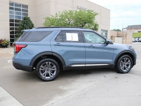 Used 2025 Ford Explorer Active w/ Active Comfort Package AWD/4WD image 7