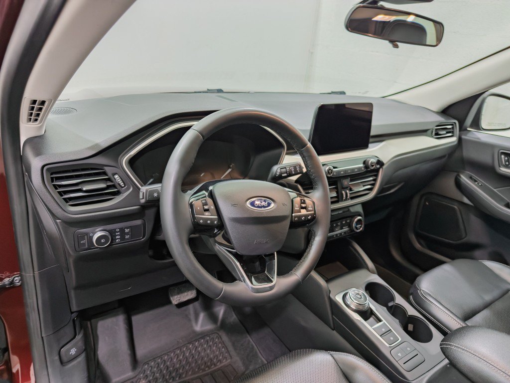 Used 2021 Ford Escape SEL w/ Class II Trailer Tow Package AWD/4WD image 16