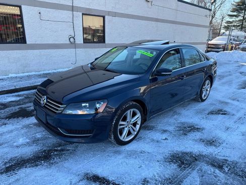 Used 2014 Volkswagen Passat 1.8T SE image 1