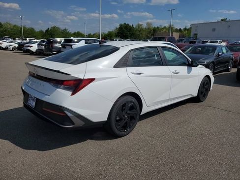 New 2026 Hyundai Elantra Sport FWD image 4