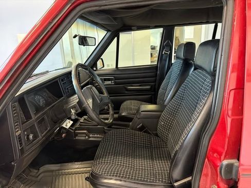 Used 1987 Jeep Cherokee 4WD 4-Door image 10