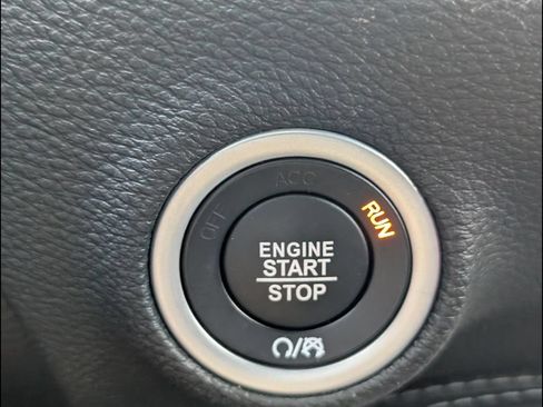 Used 2022 Dodge Challenger R/T Scat Pack RWD image 11