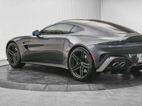 Used 2025 Aston Martin V8 Vantage Coupe image 5