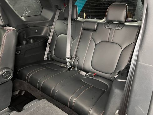 Used 2025 Honda Pilot TrailSport image 22