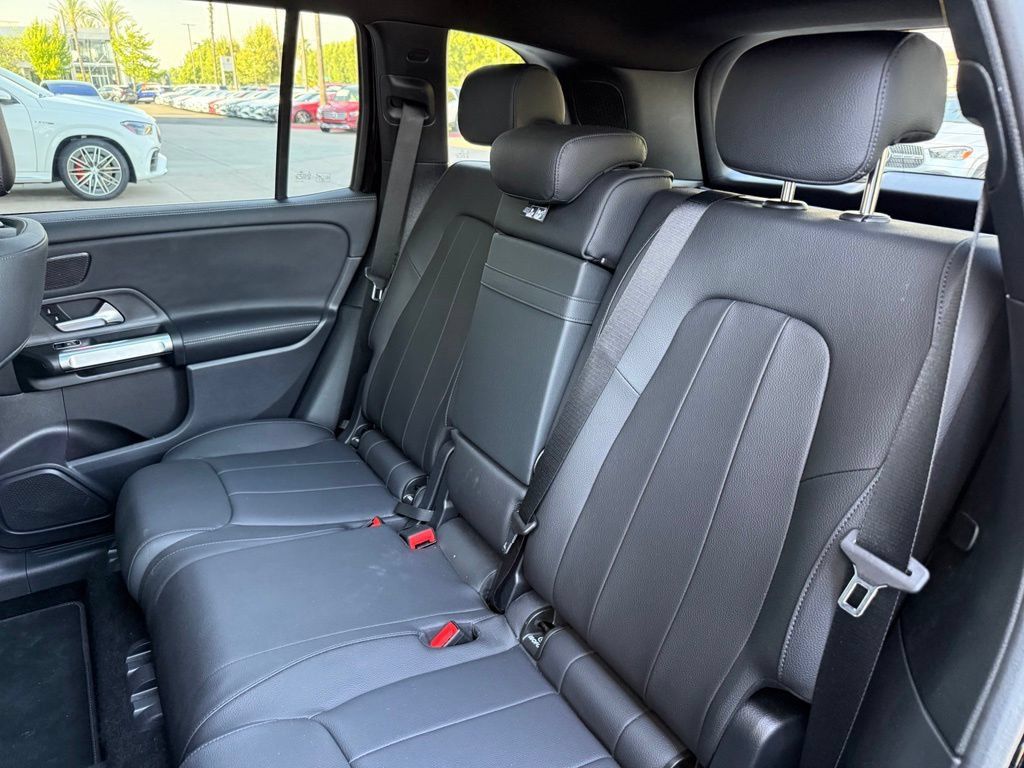 Used 2026 Mercedes-Benz GLB 250 image 13
